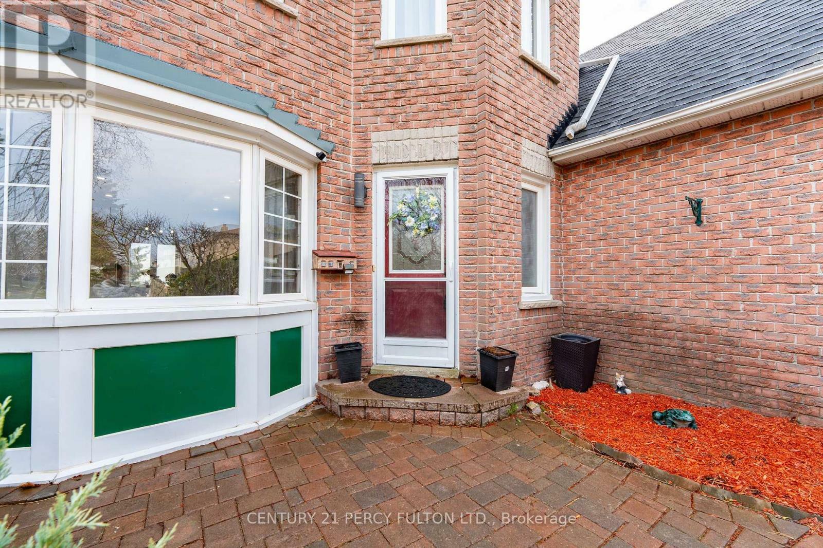 Property Photo: 101 Sawdon Drive ON L1N 8A8