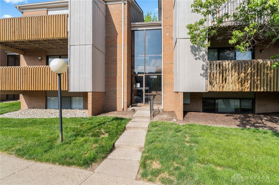 Property Photo:  1103 Arrowhead Crossing C  OH 45449 