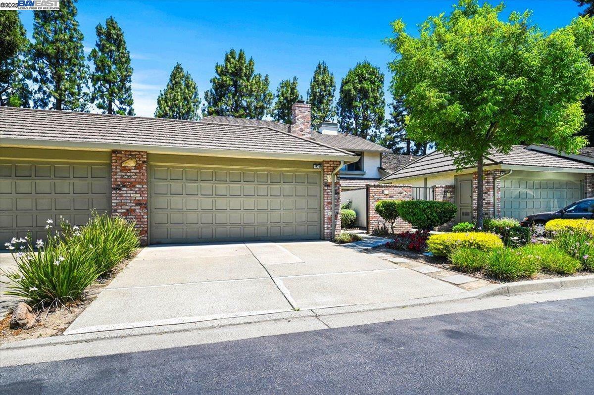 Property Photo: 34256 Gadwall Cmn CA 94555