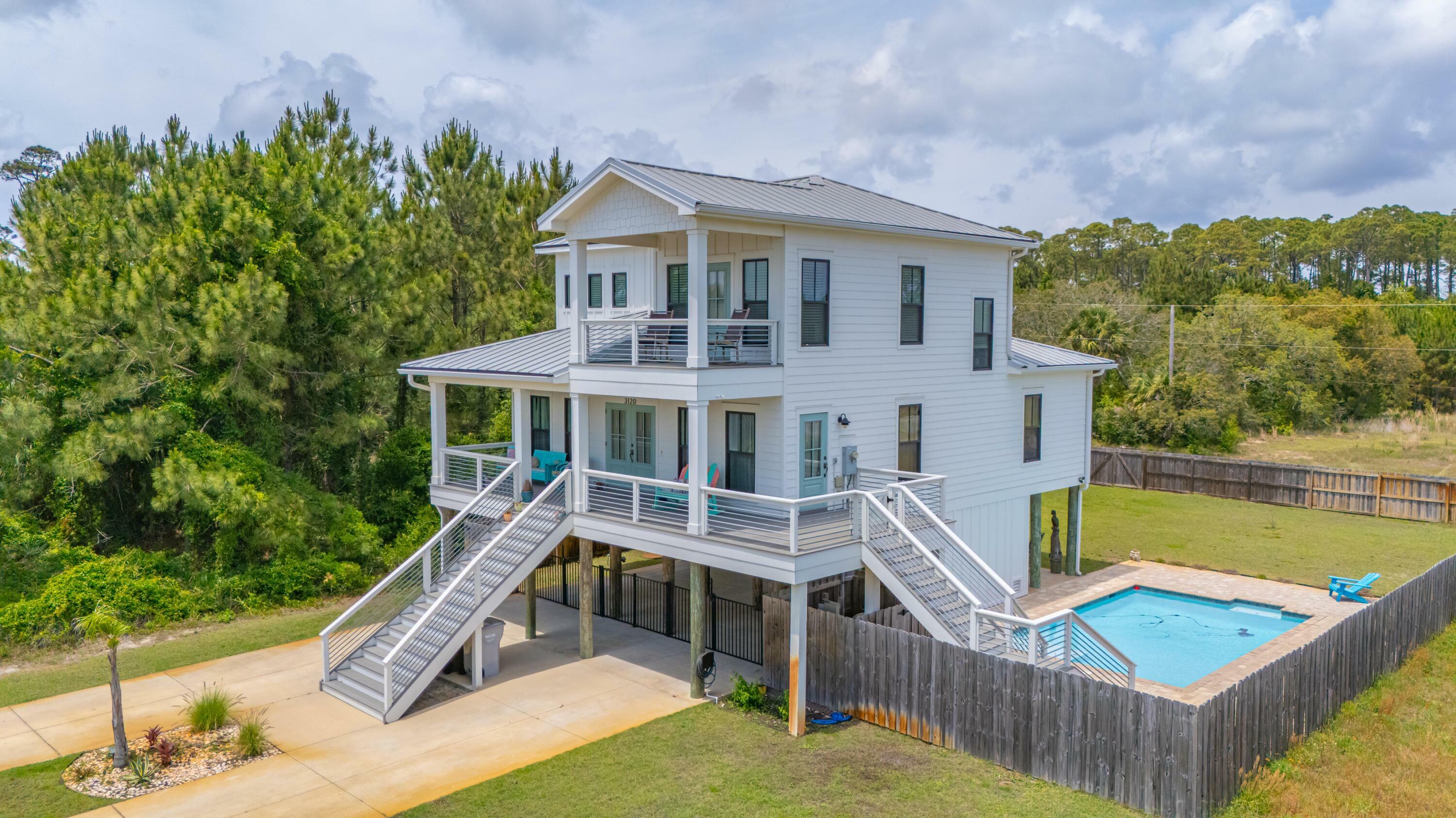Property Photo: 3120 Linden Avenue FL 32563