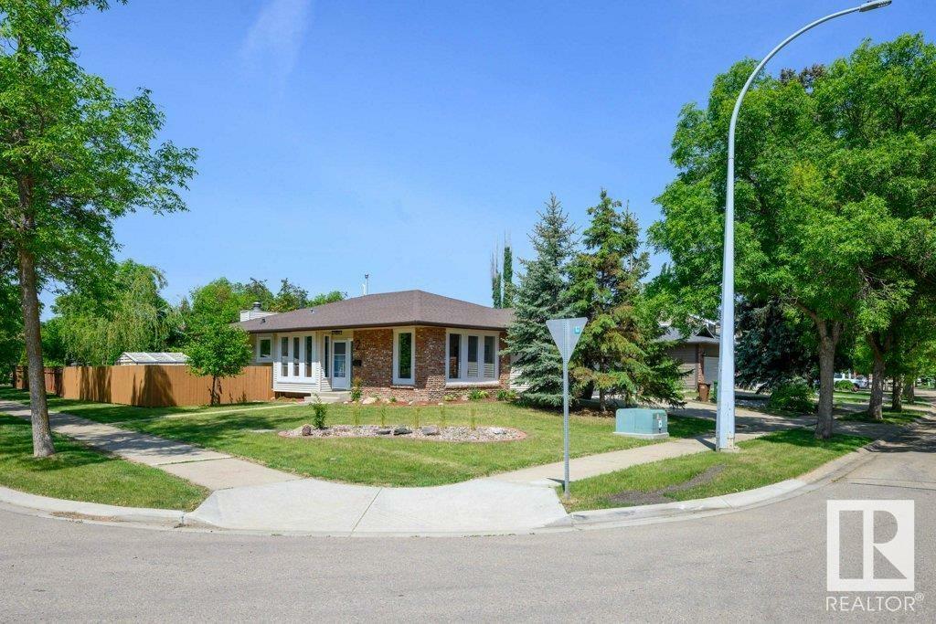 Photo de la propriété: 2 Wheatstone Crescent AB T8N 3G5