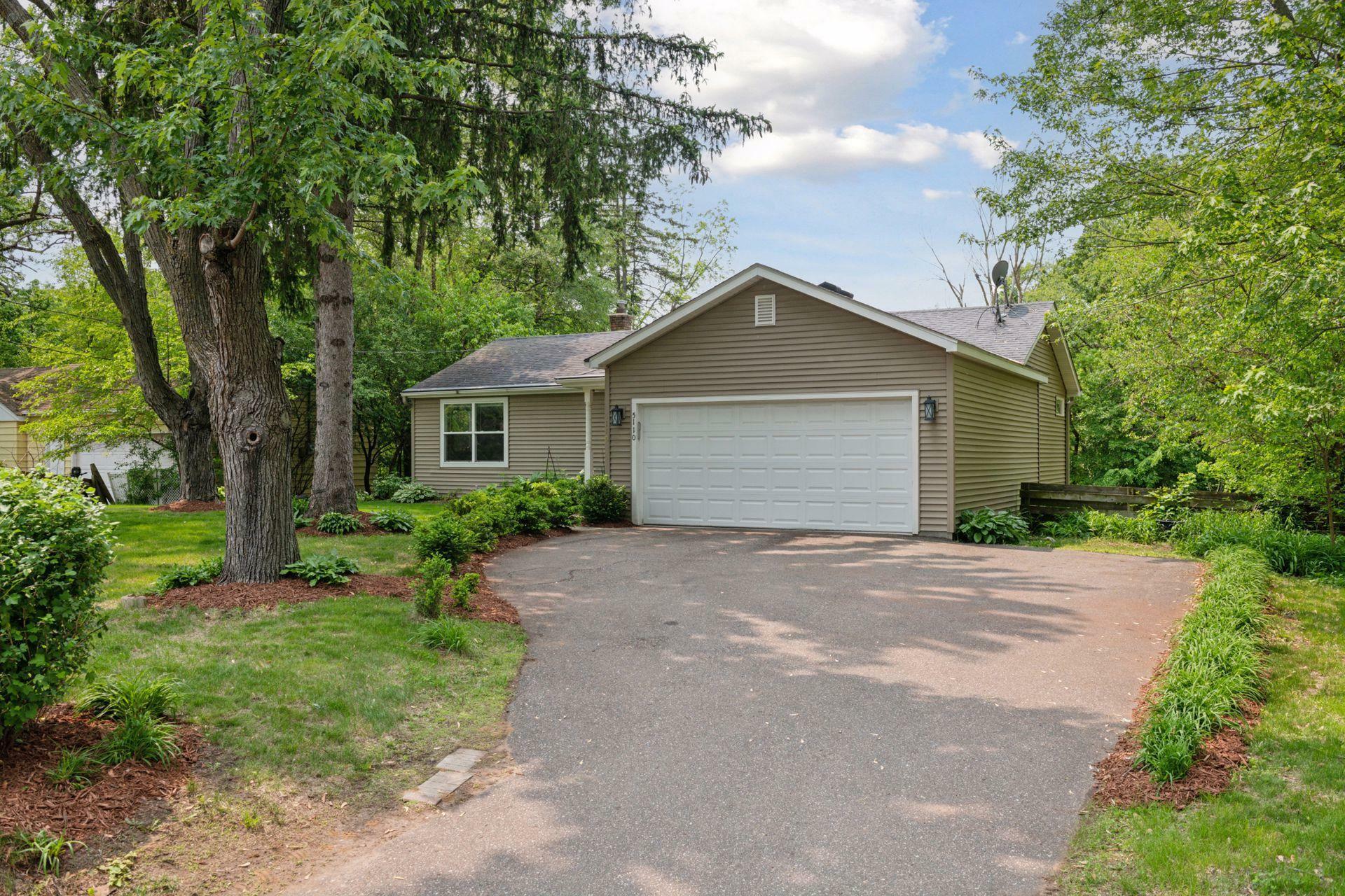 5110 Woodridge Road  Minnetonka MN 55345 photo