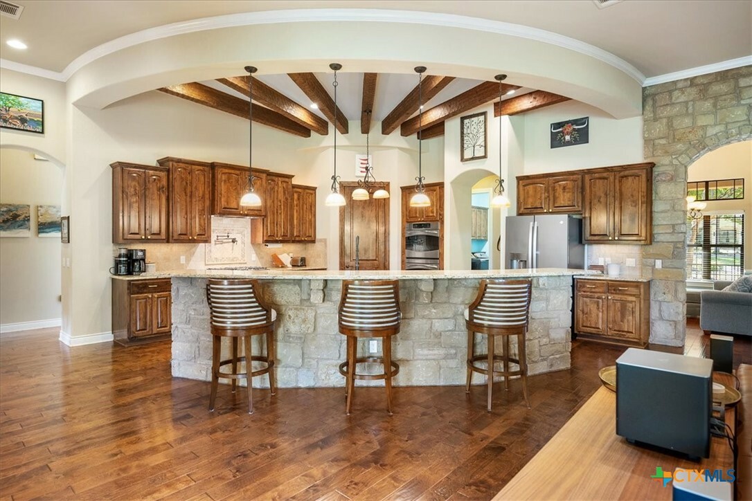 Property Photo: 102 Standing Oak Drive TX 78633