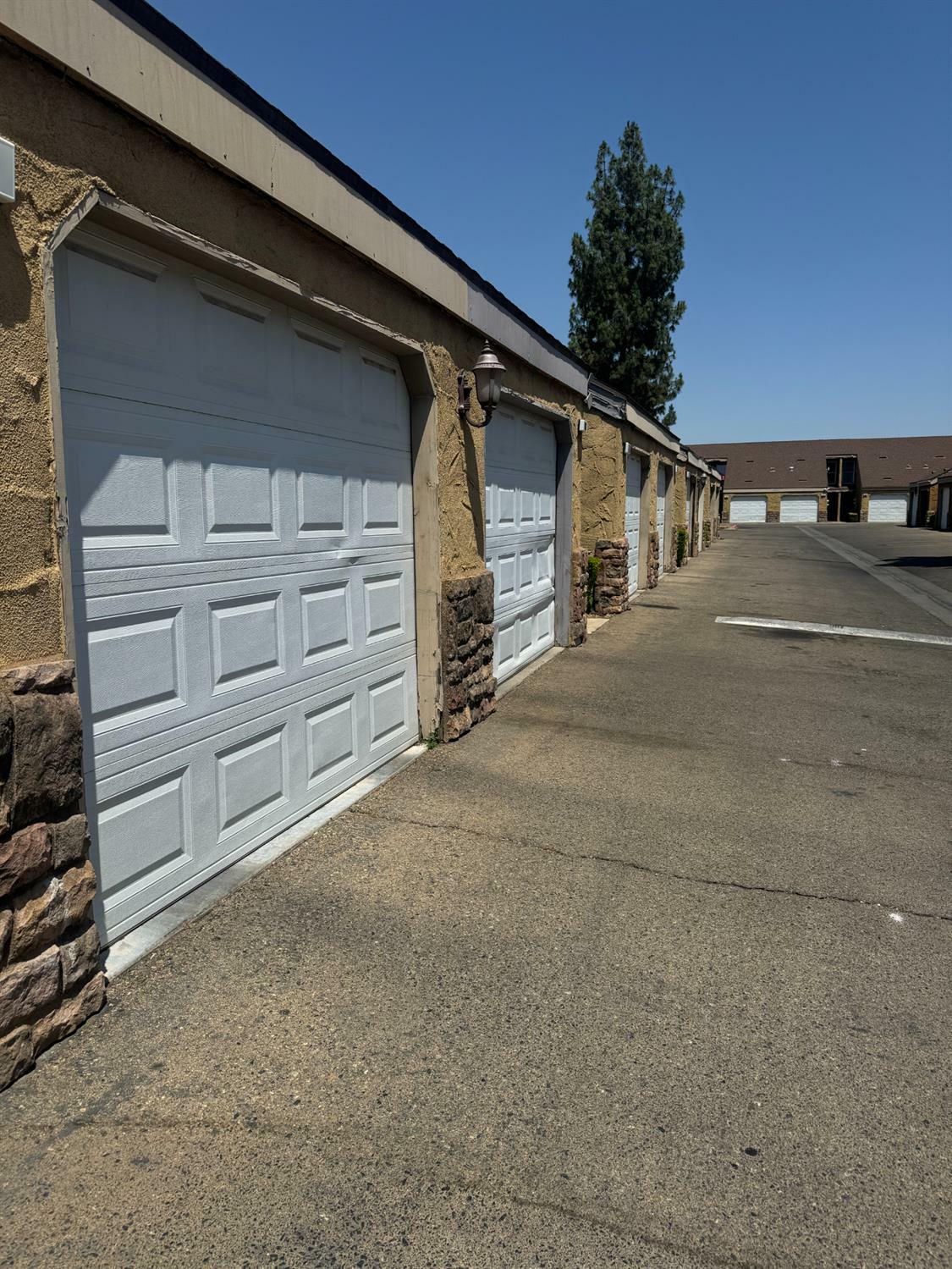 Property Photo: 7166 N Fruit Avenue 160 CA 93711