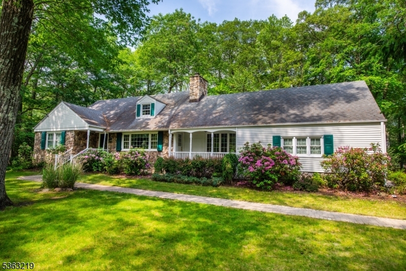 504 Pepperidge Tree Ln  Kinnelon Boro NJ 07405 photo