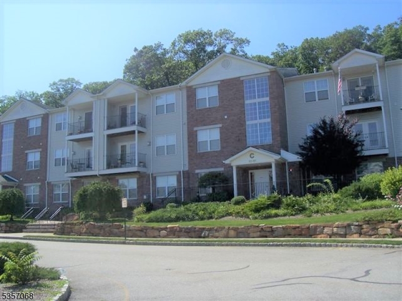 Property Photo: 53 Mountainview Ct 53 NJ 07457