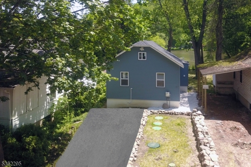 Property Photo:  37 Lakeview Ter  NJ 07436 