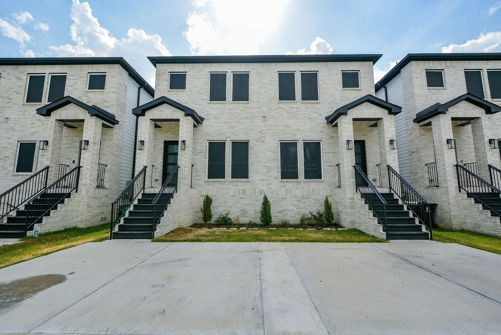 Property Photo:  3712 Easy Street A  TX 77026 