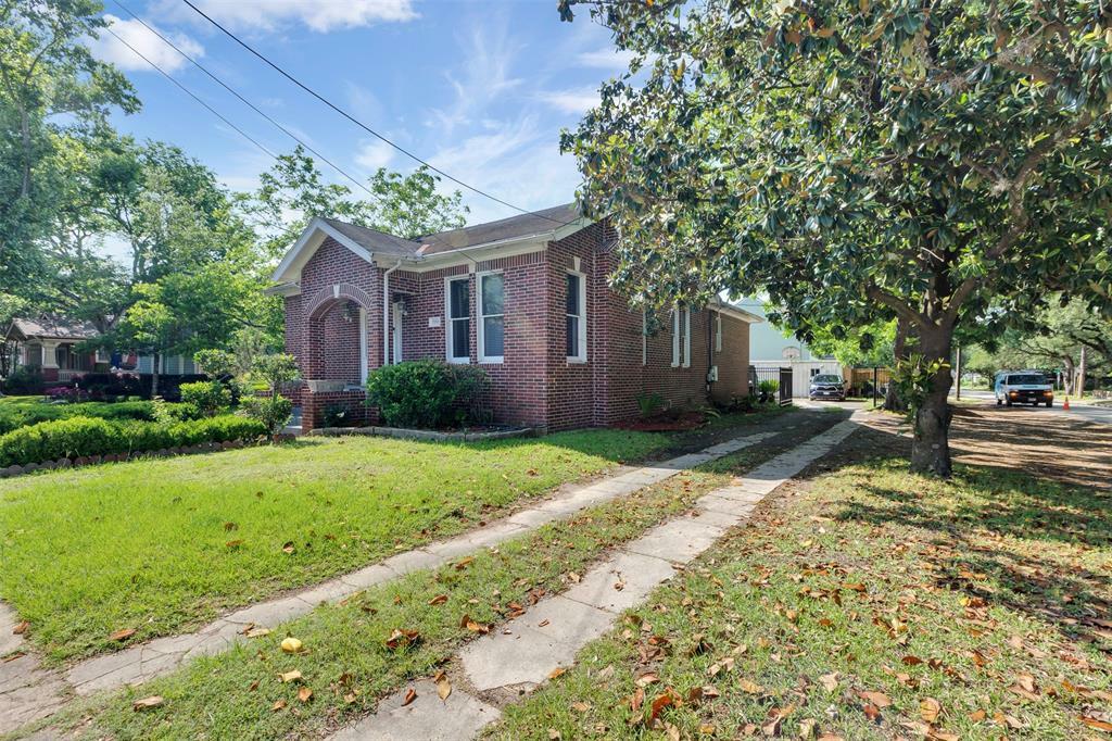 Property Photo:  728 Euclid Street  TX 77009 