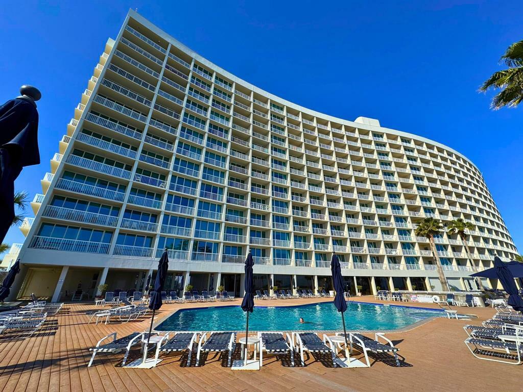 Property Photo: 1401 E Beach Drive 109 TX 77550