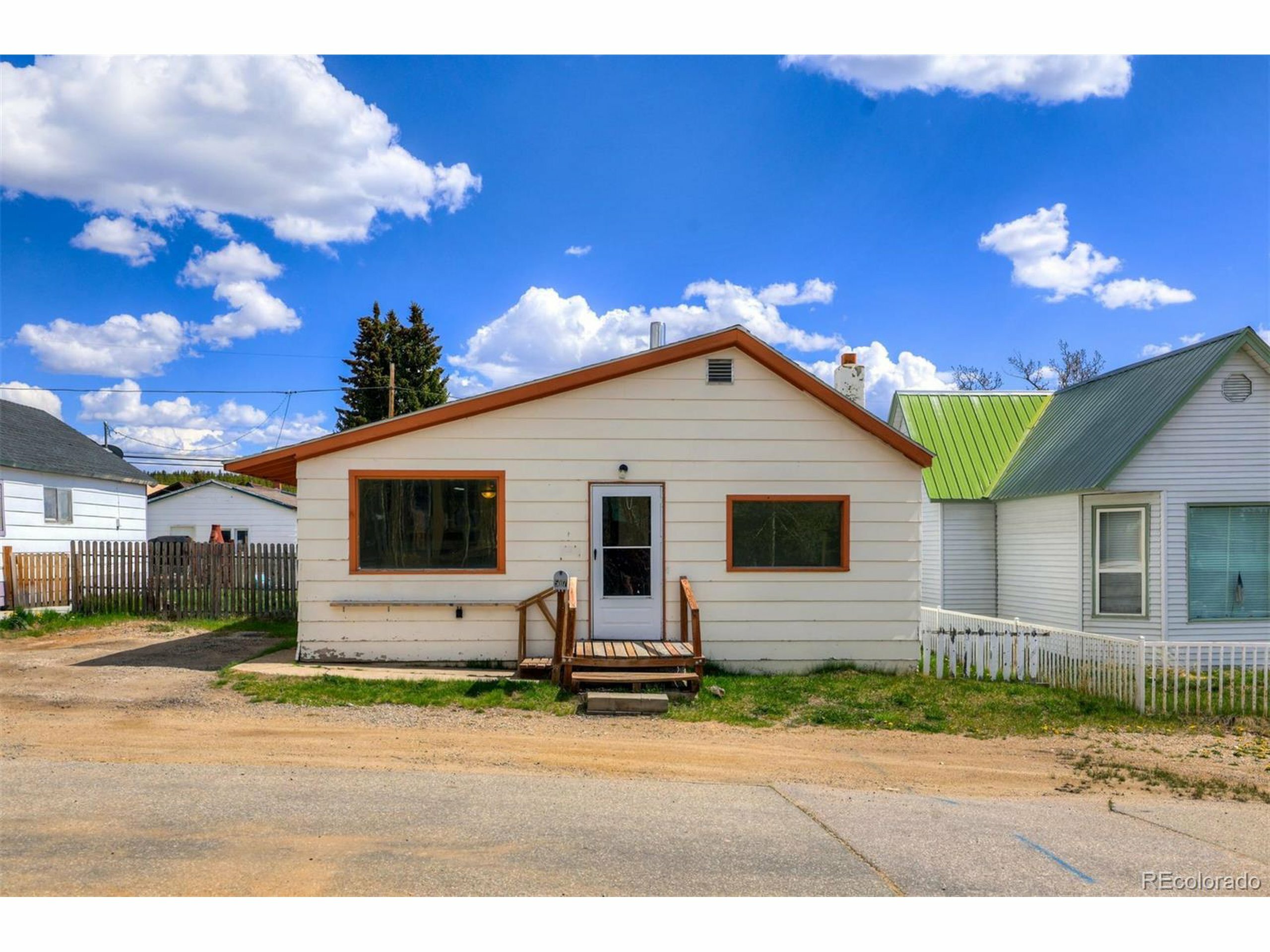 Property Photo: 517 W 2nd St CO 80461