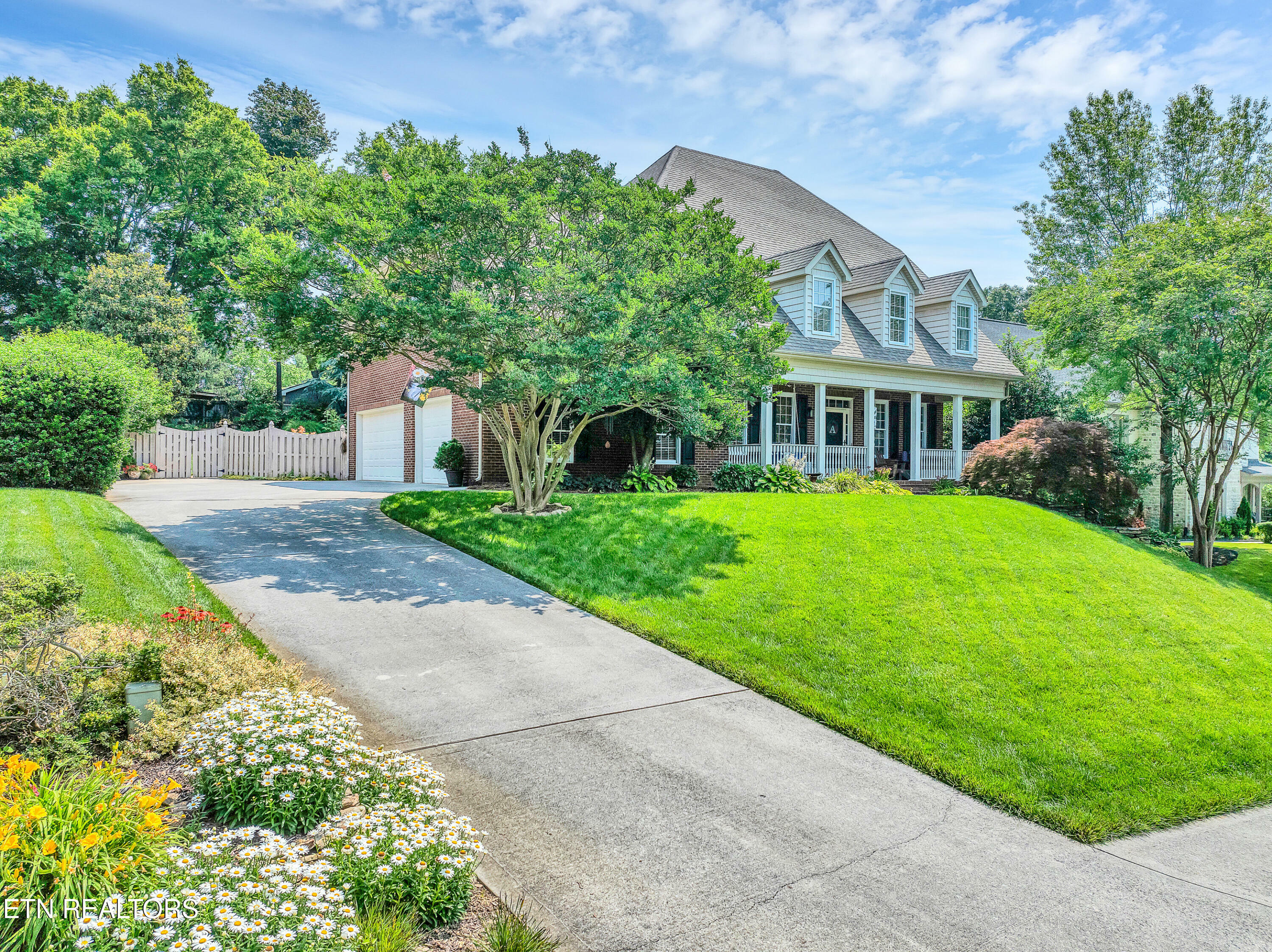 Property Photo: 10212 Meadow Ridges Lane TN 37922