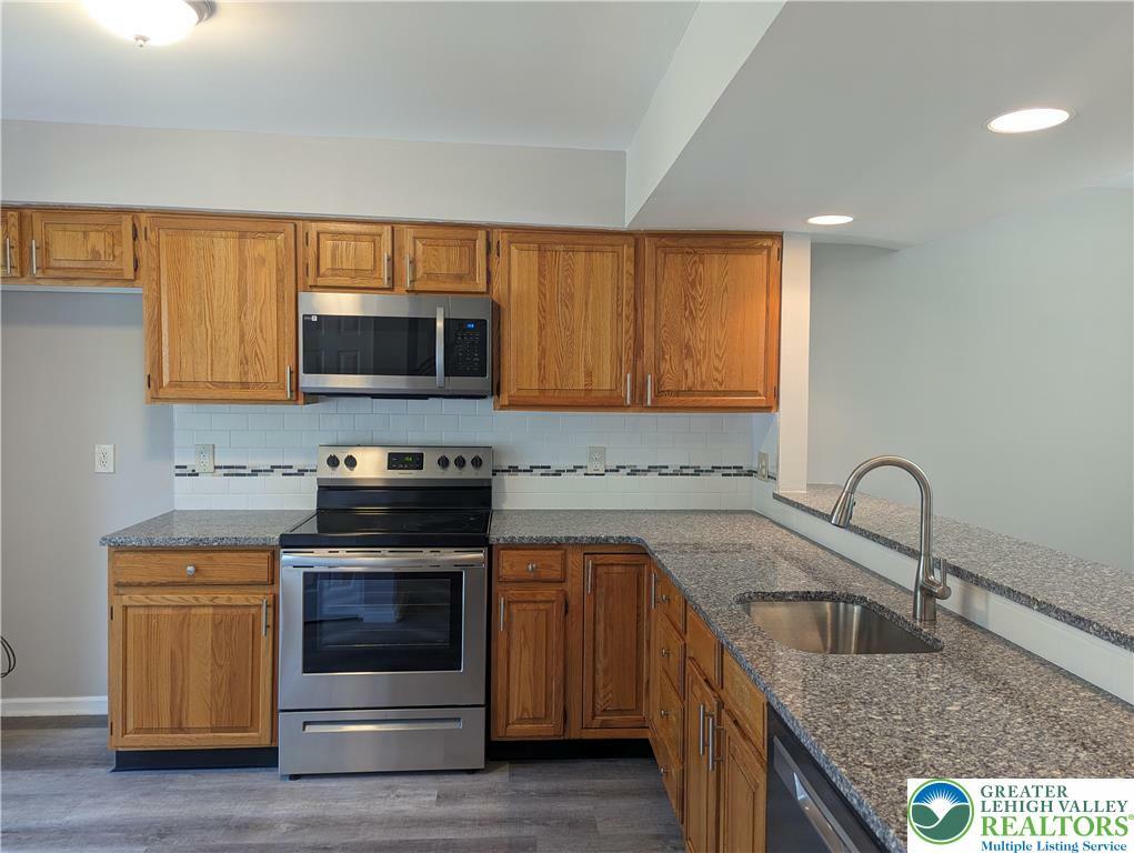 Property Photo: 116 Commonwealth Drive PA 18020