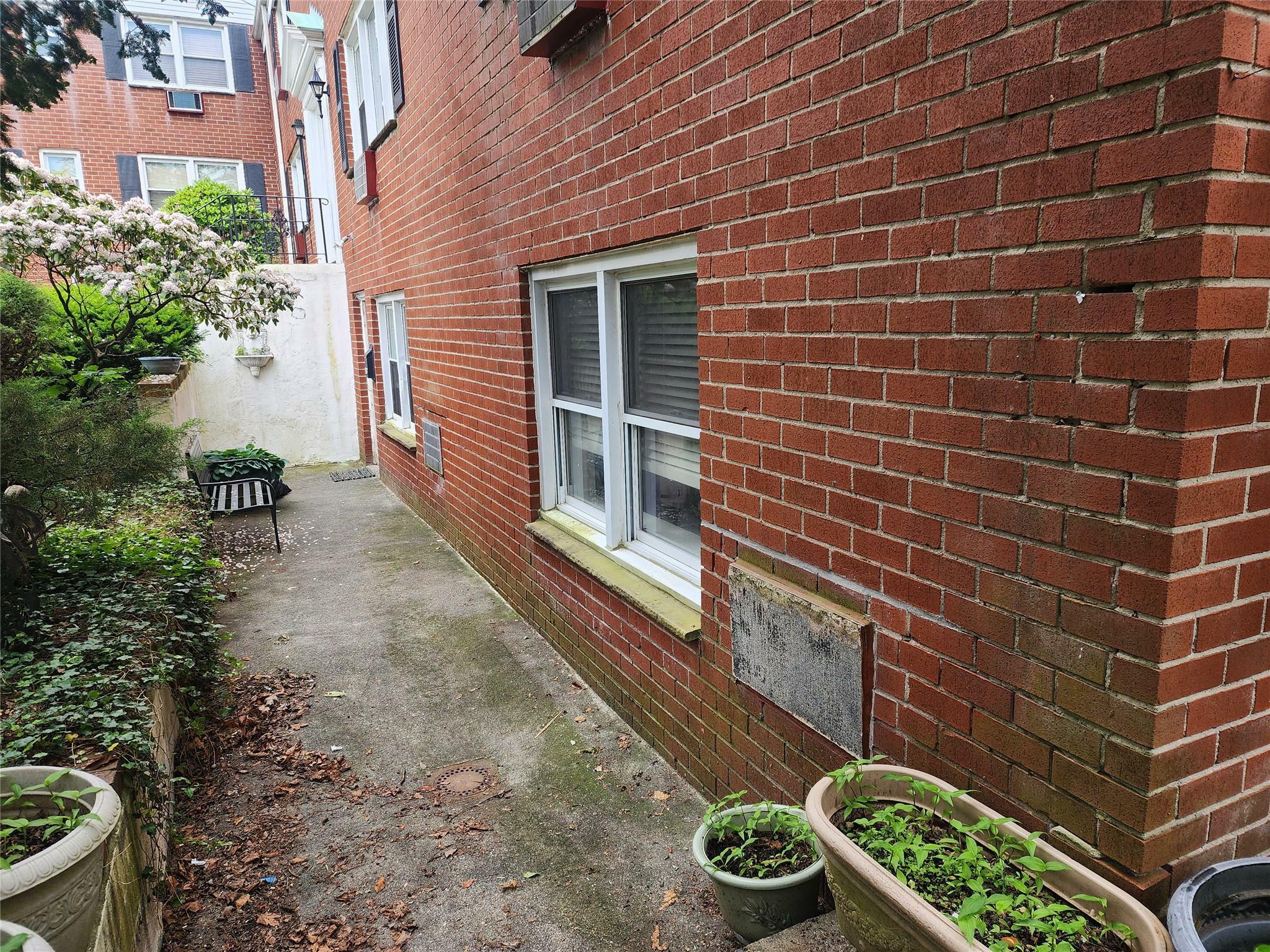 Property Photo:  11 Revere Court 2513  NY 10901 