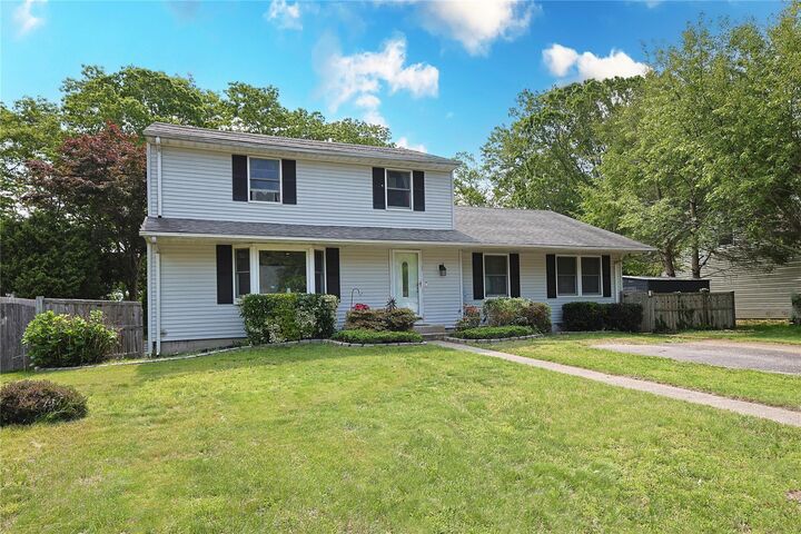 Property Photo: 33 Highview Lane NY 11961
