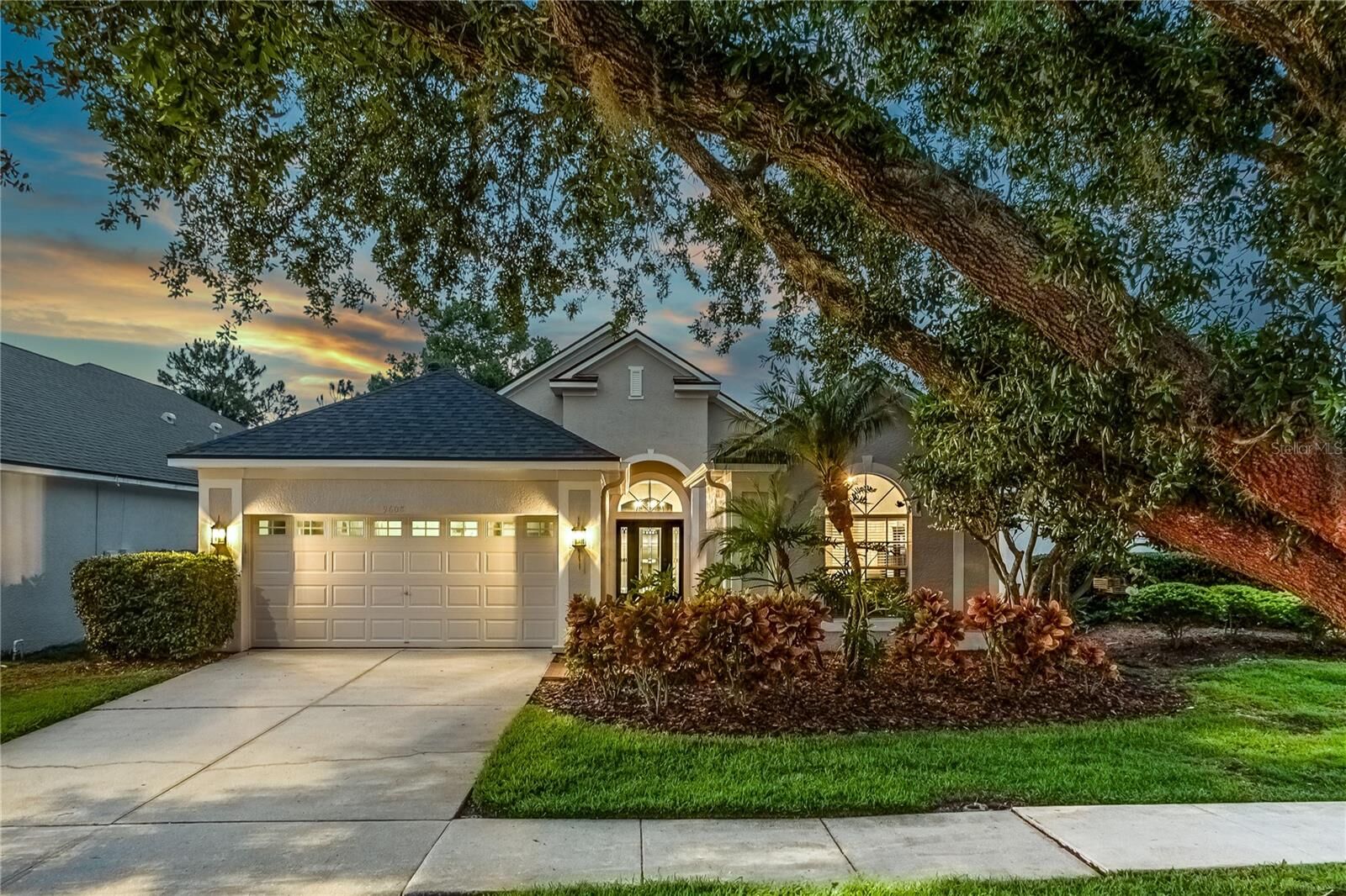 Property Photo:  9608 Greenpointe Drive  FL 33626 