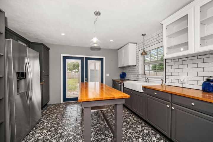 Property Photo:  310 N Lincoln Avenue  FL 33755 