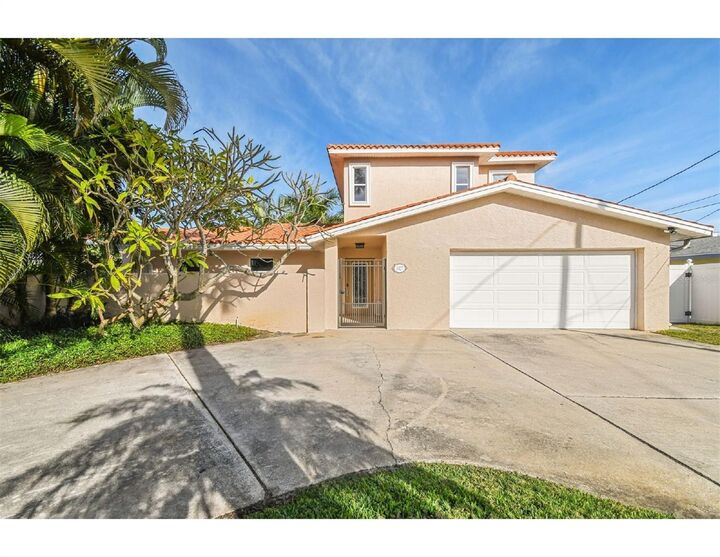 Property Photo:  1427 40th Avenue NE  FL 33703 