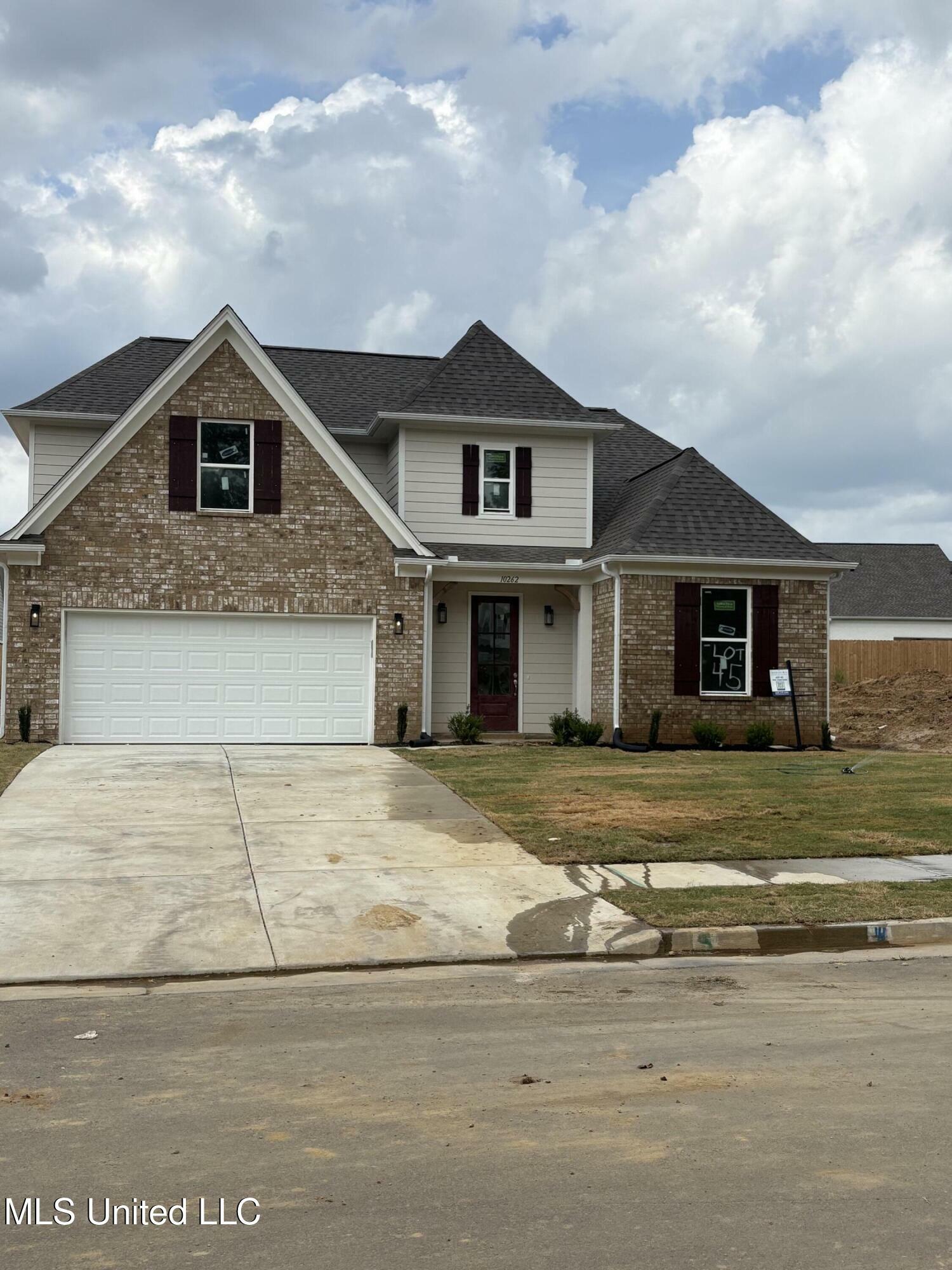 Property Photo: 10262 March Meadows Way Way MS 38654