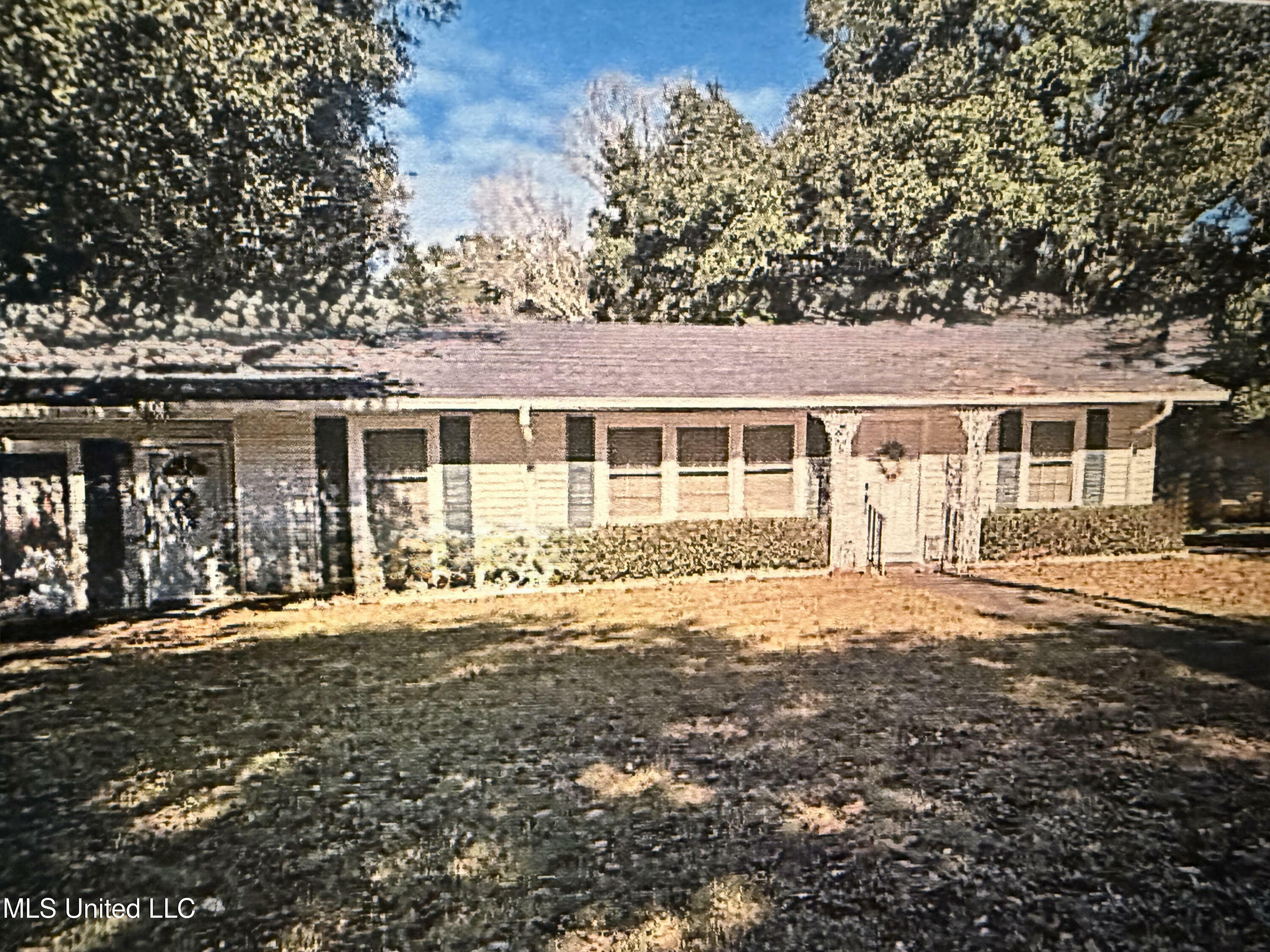Property Photo:  4425 Oak Avenue  MS 39563 