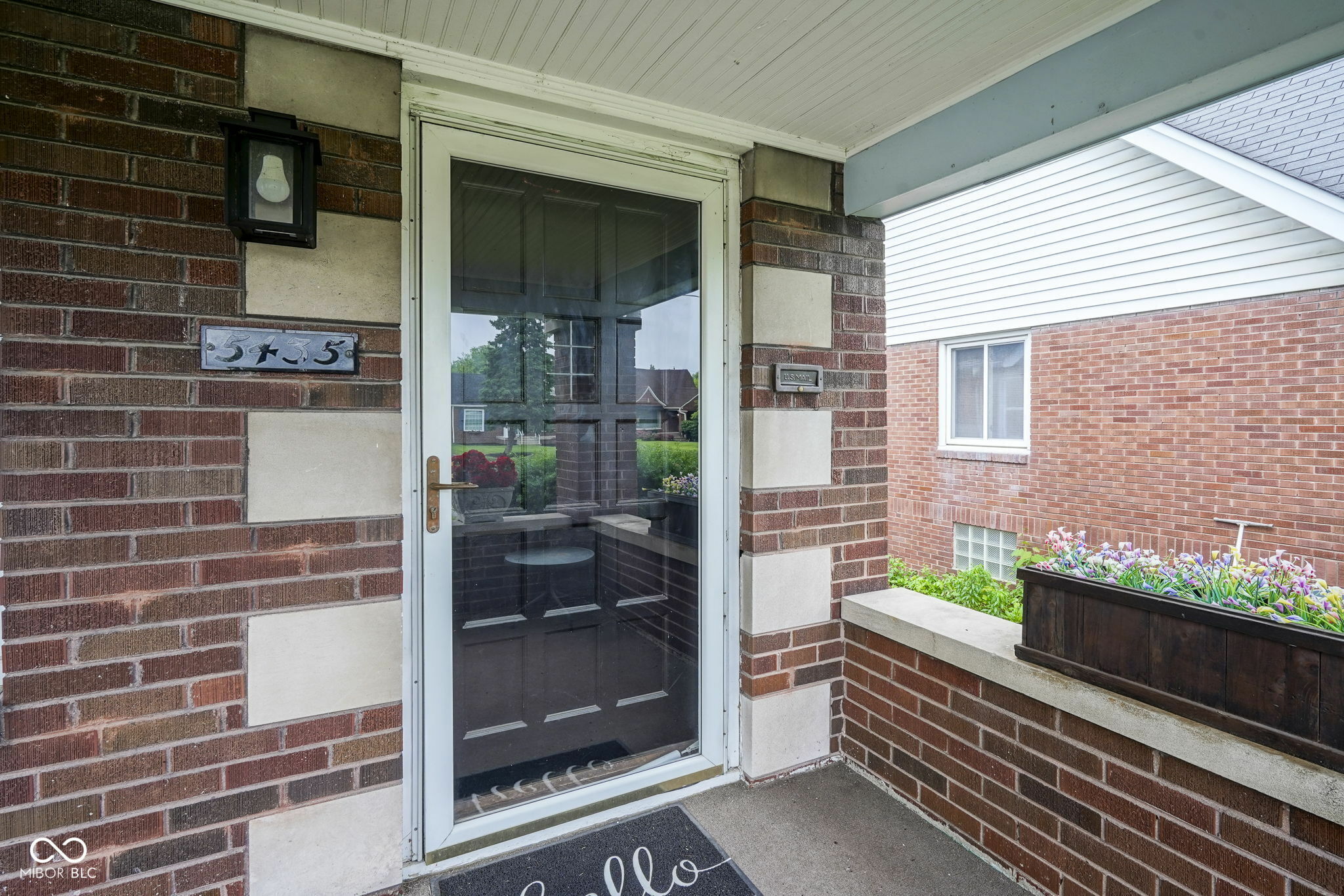 Property Photo: 5435 E 10th Street IN 46219