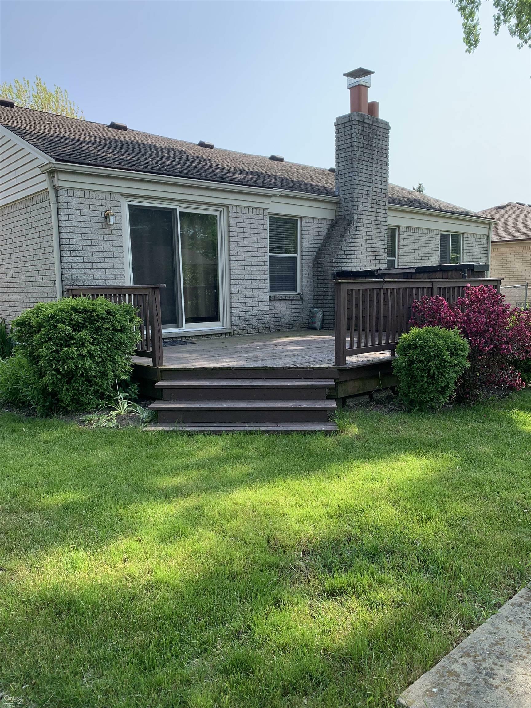 Property Photo: 4951 Fox Hill Drive MI 48310