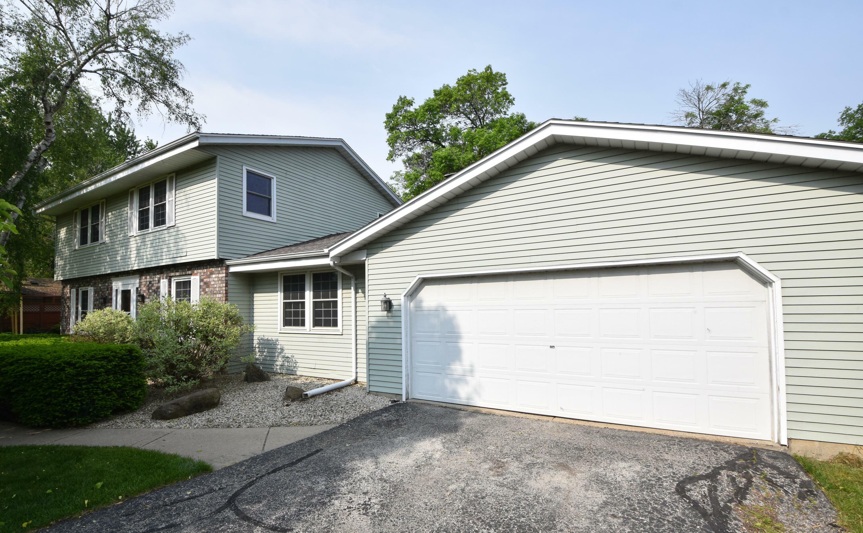 Property Photo: 5151 S Donna Ct WI 53130