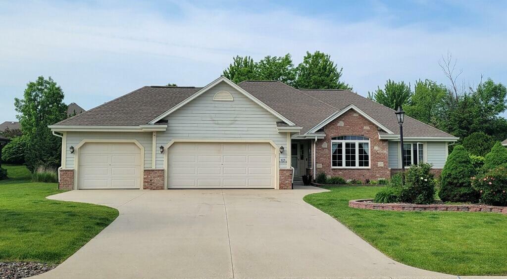 Property Photo: S74w15472 Knollwood Ct WI 53150