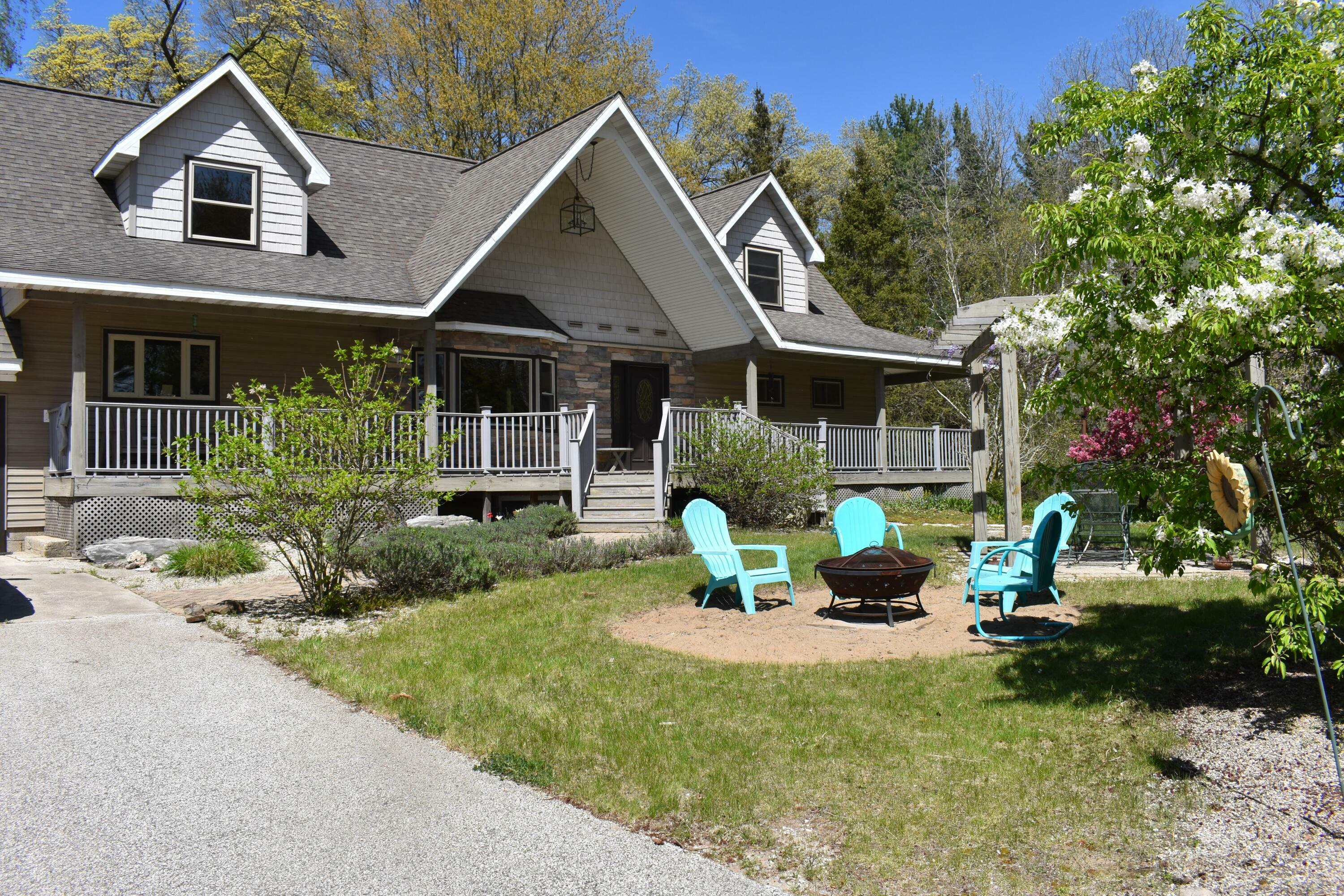 Property Photo: 226 N 176th Avenue MI 49459