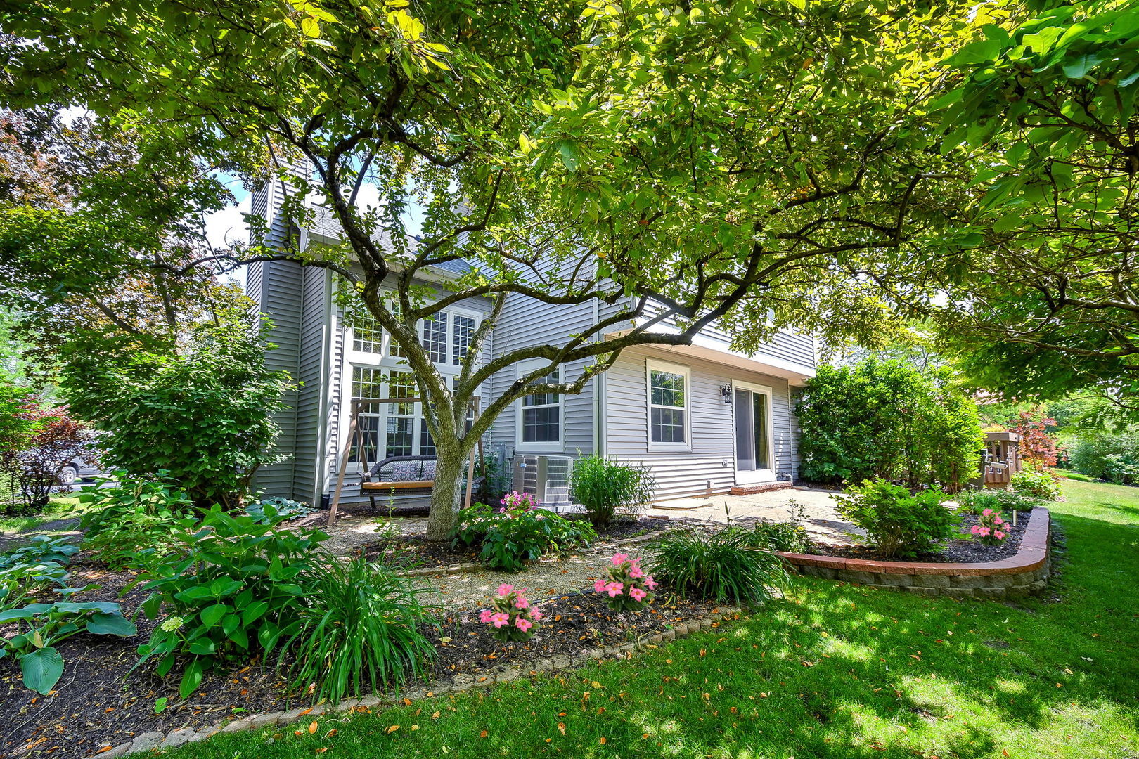 Property Photo:  440 Prairieview Drive  IL 60543 