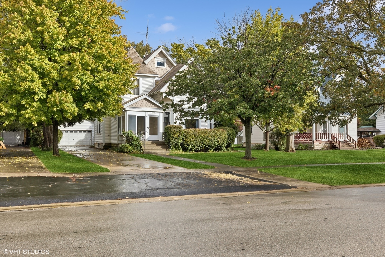 Property Photo: 309 E Corning Avenue IL 60468