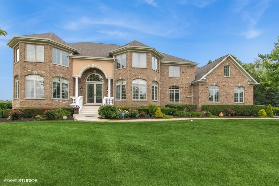 Property Photo: 31 Forest Lane IL 60010