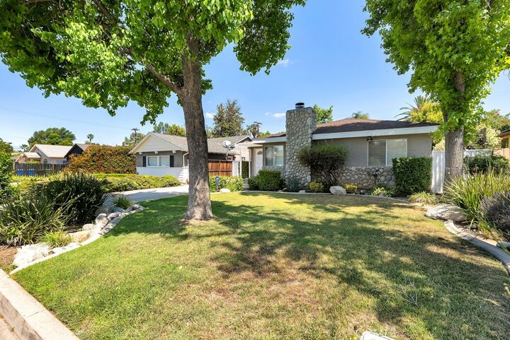 Property Photo:  22437 Berdon Street  CA 91367 