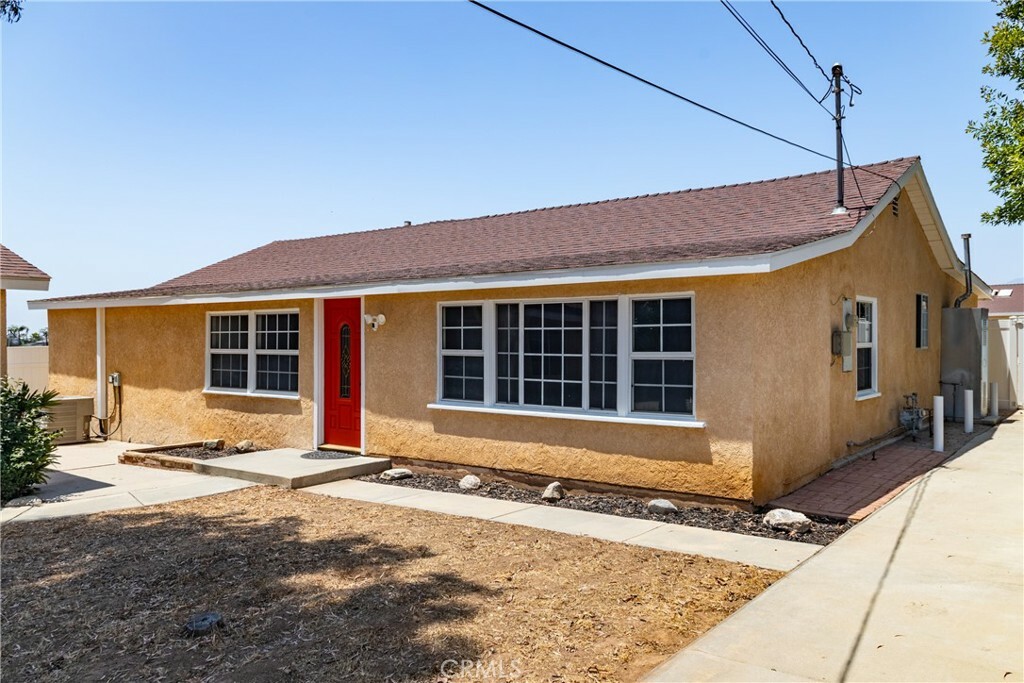 Property Photo: 170 E Avenue L CA 92320