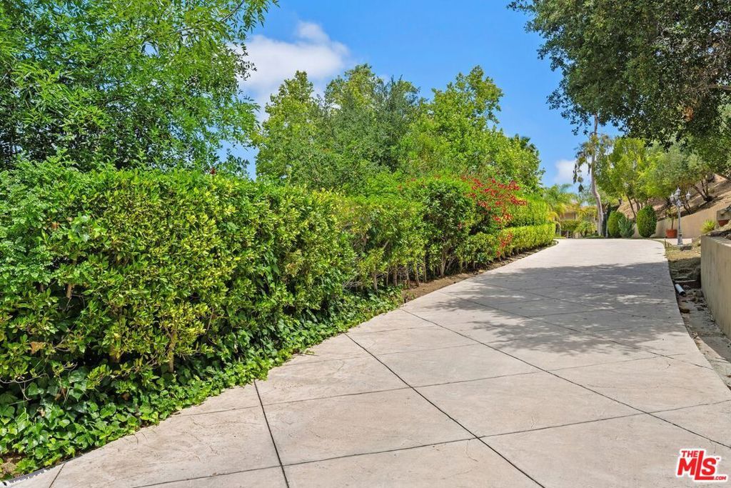Property Photo: 16980 Escalon Drive CA 91436