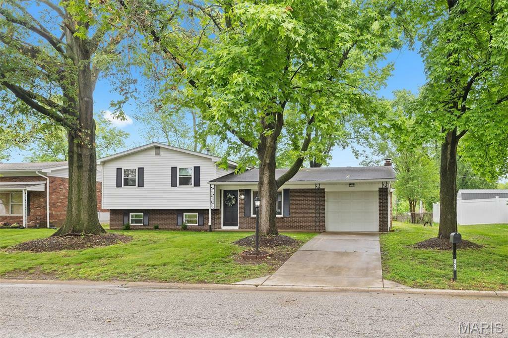 125 Chateau Drive  Fairview Heights IL 62208 photo