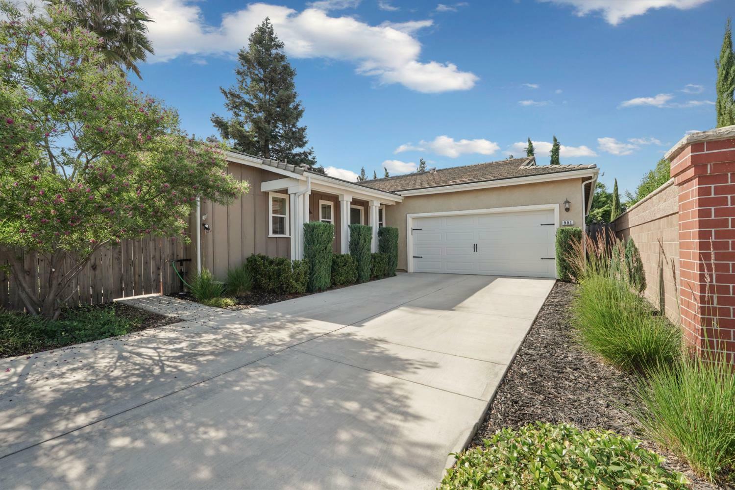 Property Photo: 991 Harvest Crossing CA 95242