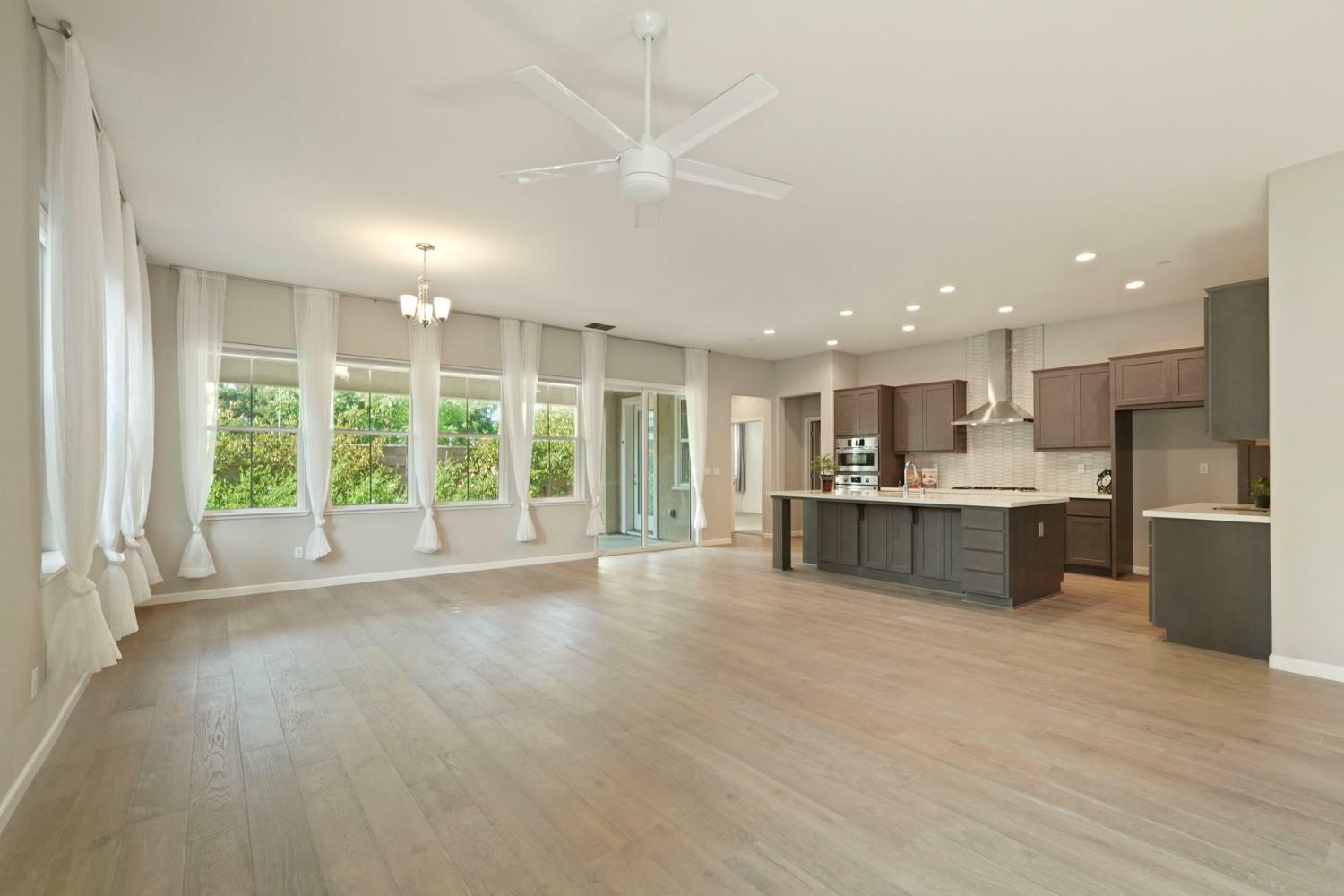 Property Photo: 991 Harvest Crossing CA 95242