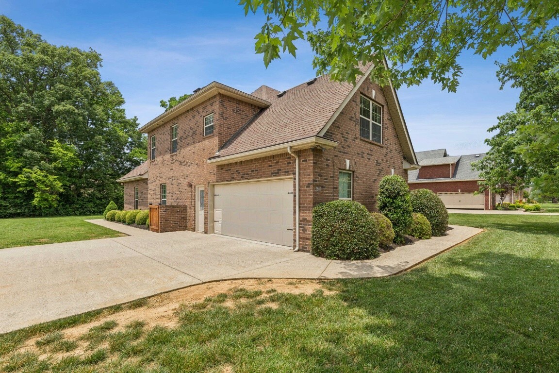 Property Photo:  2805 Wynthrope Hall Dr  TN 37129 