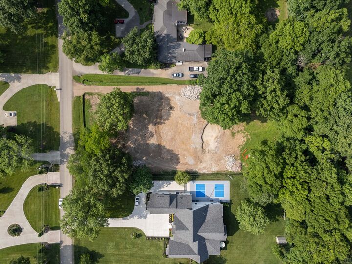 Property Photo: 309 Hayeswood Dr TN 37027