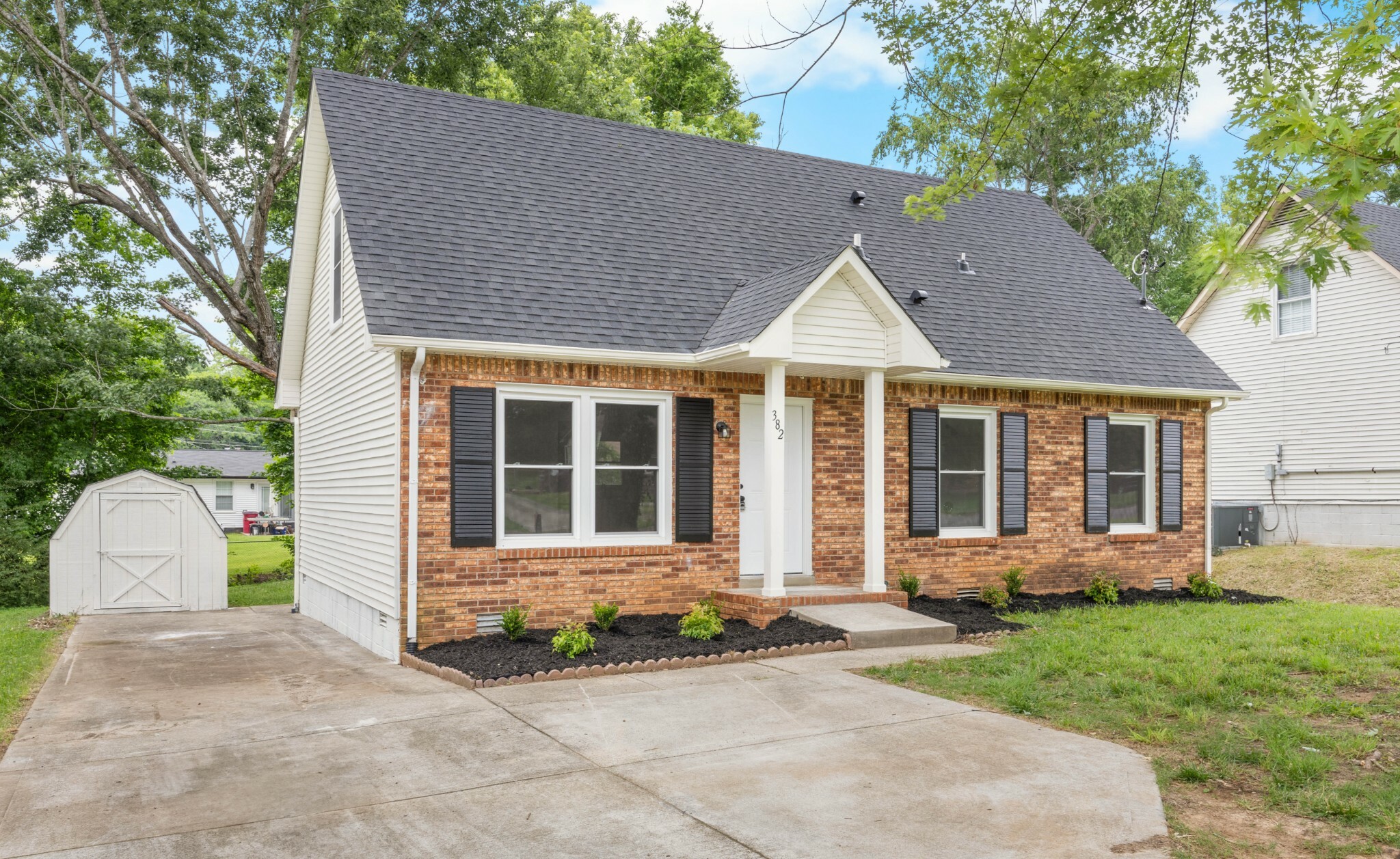 Property Photo: 382 Louise Ln TN 37042