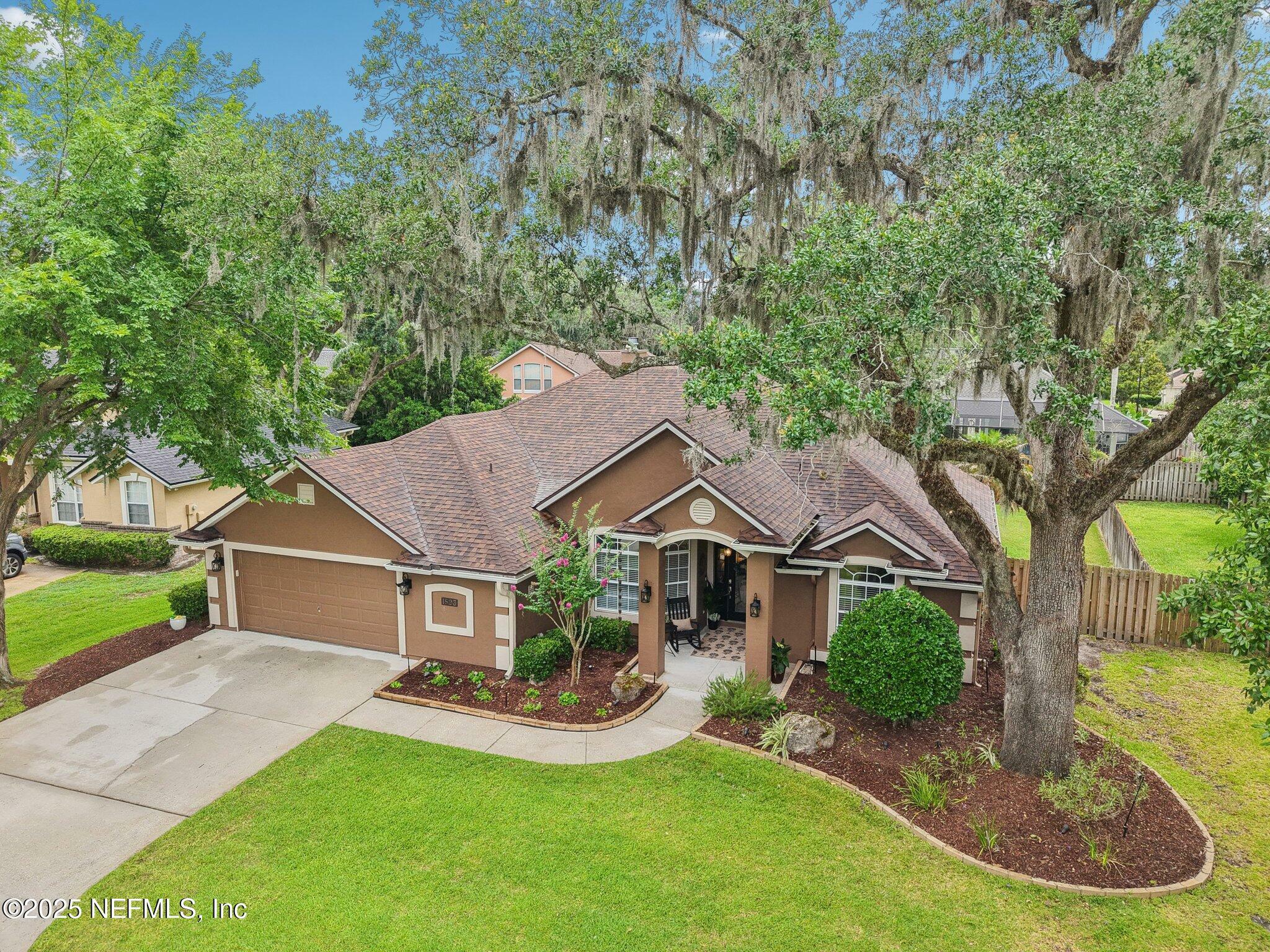 Property Photo: 1823 Sentry Oak Court FL 32003