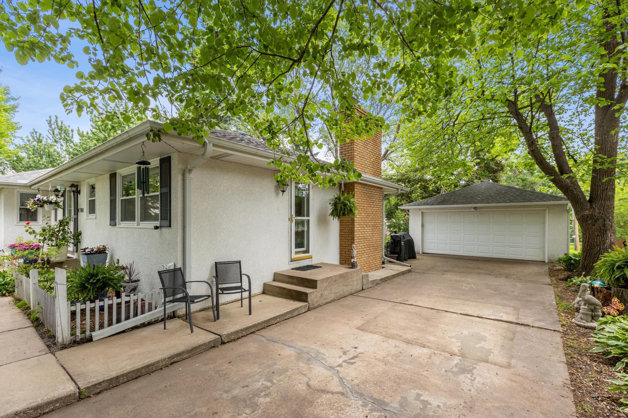 Property Photo: 4708 Virginia Avenue N MN 55428