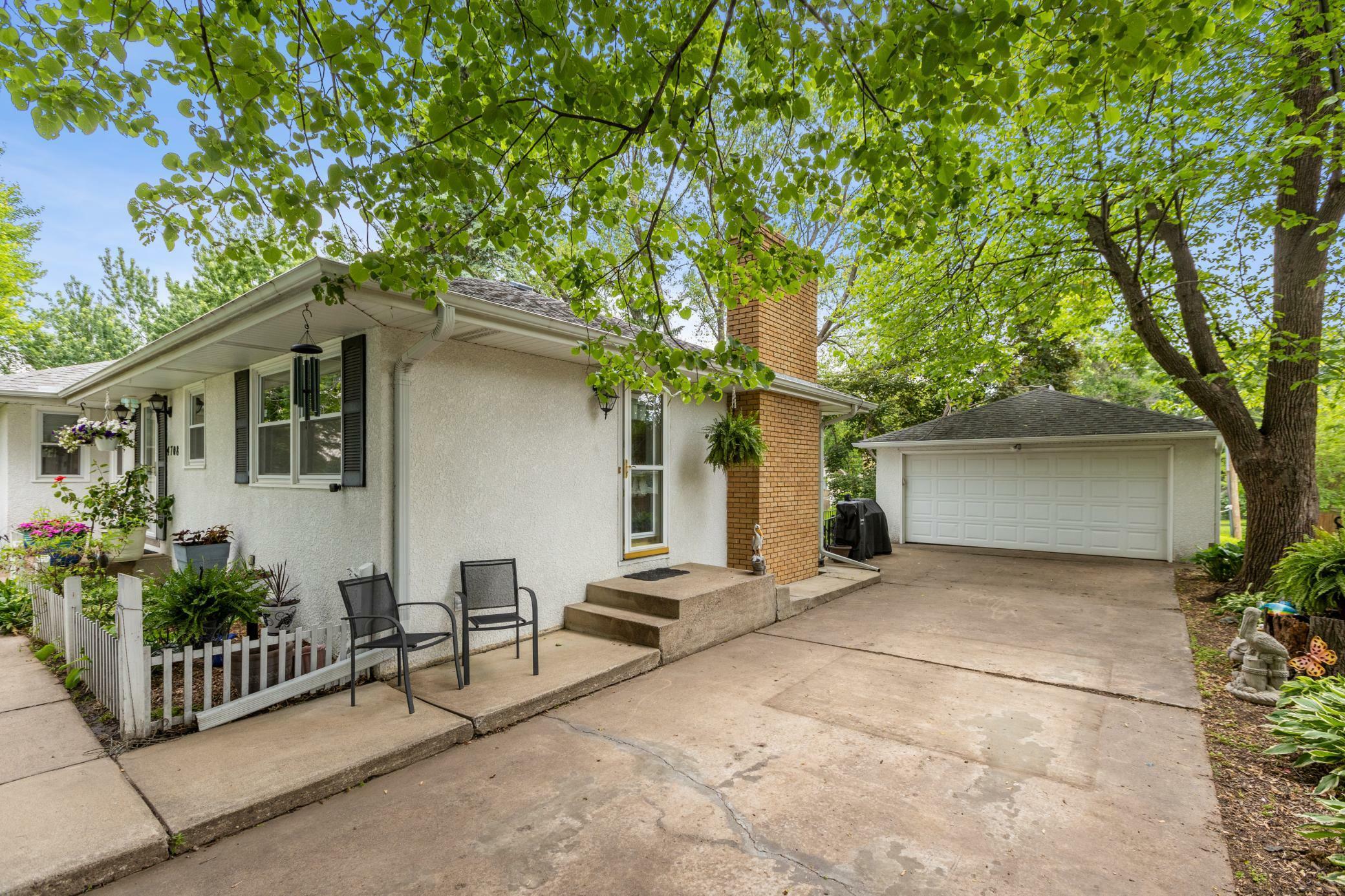 Property Photo: 4708 Virginia Avenue N MN 55428