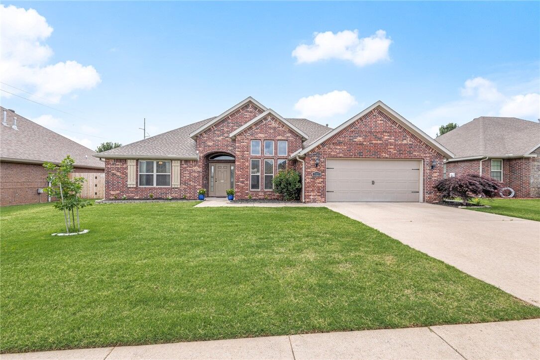 Property Photo:  1021 Harvest Street  AR 72719 