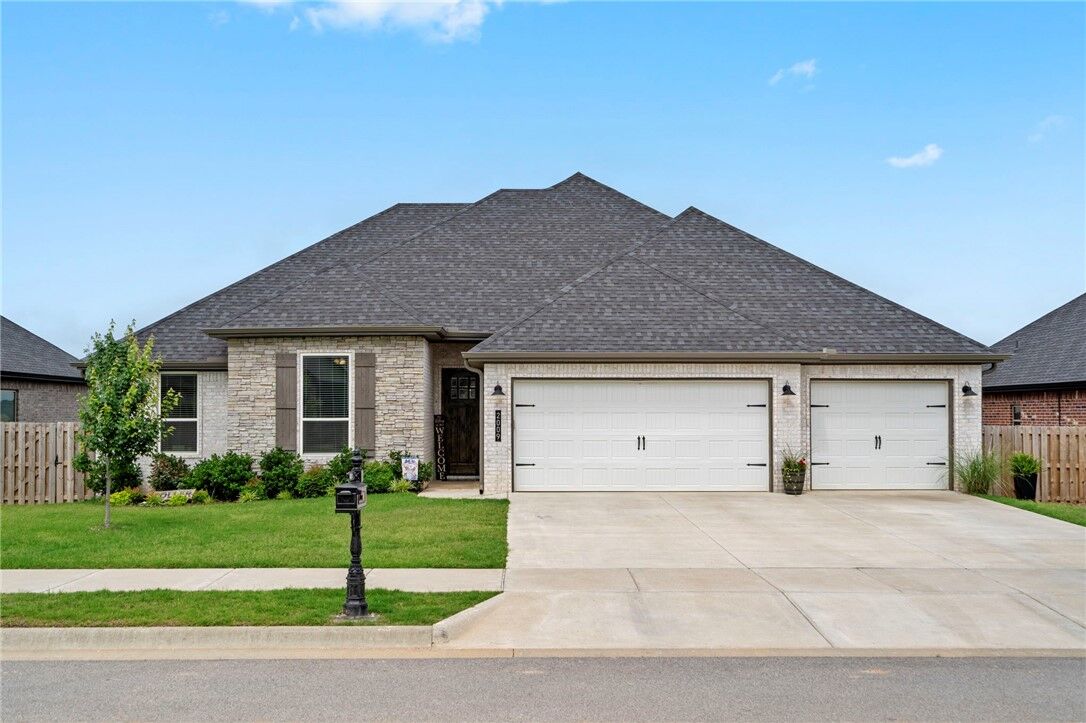 Property Photo:  2009 Abbott Lane  AR 72751 