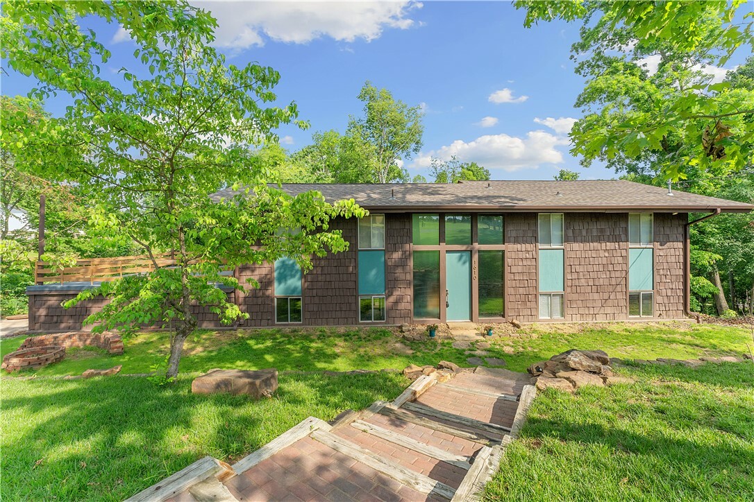 Property Photo: 1610 Robinhood Road AR 72712