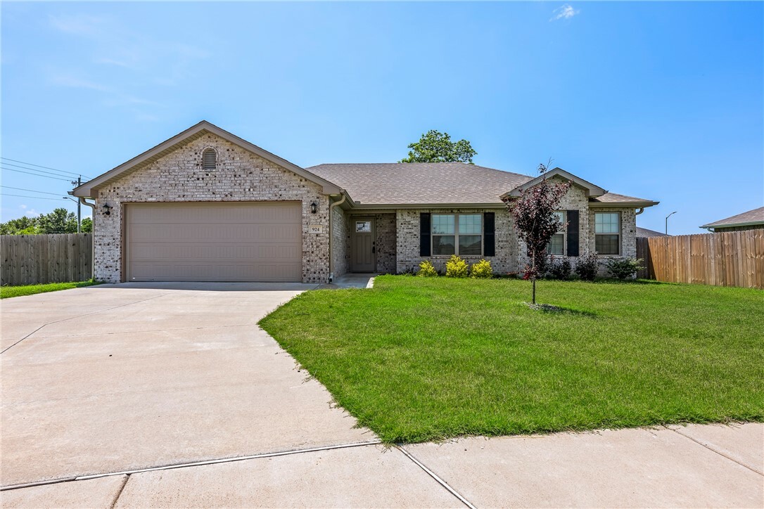 924 S Parrot Lane  Siloam Springs AR 72761 photo