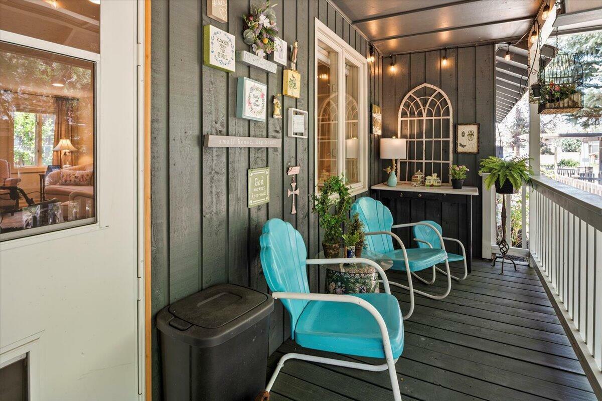 Property Photo: 325 E Washington Avenue OR 97759