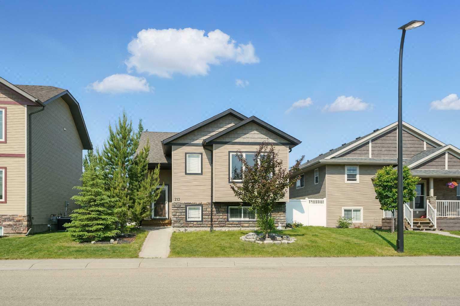 Property Photo: 213 Jaspar Crescent AB T4P 0G9
